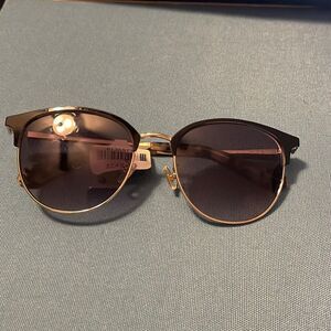 NWT beautiful stylish Kate spade shades with animal print 2022